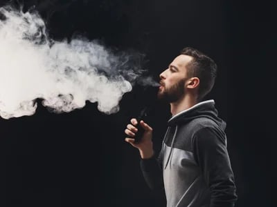 Entdecke den intensiven Geschmack der Al Fakher 30K Hypermax – bis zu 30.000 Züge purer Genuss!