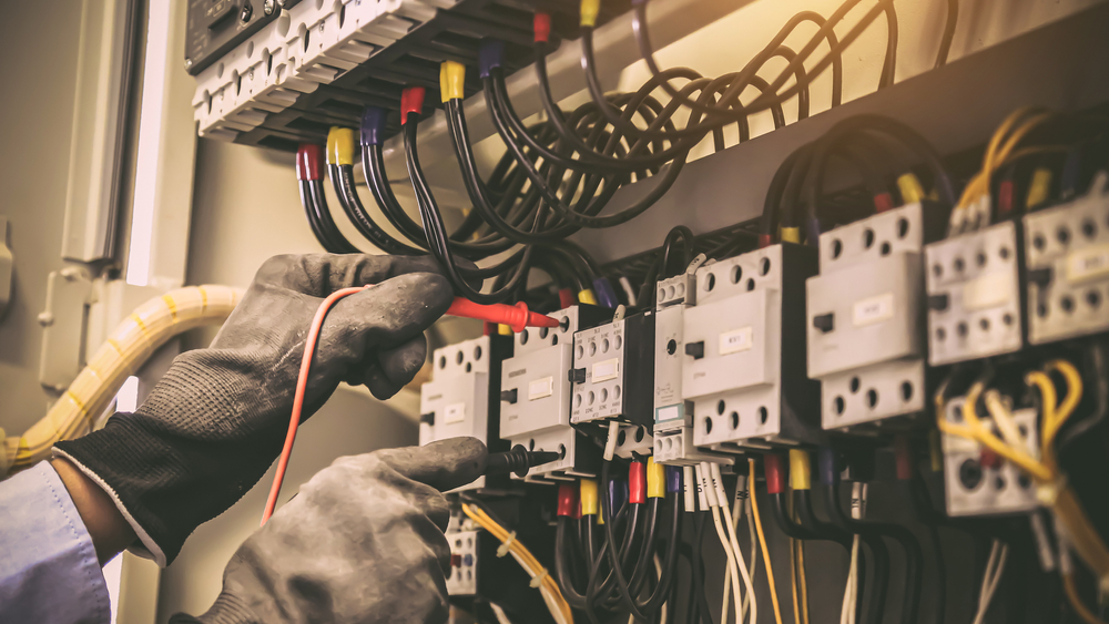 Prüfung ortsfester elektrischer Anlagen: Welche Messungen sind erforderlich?