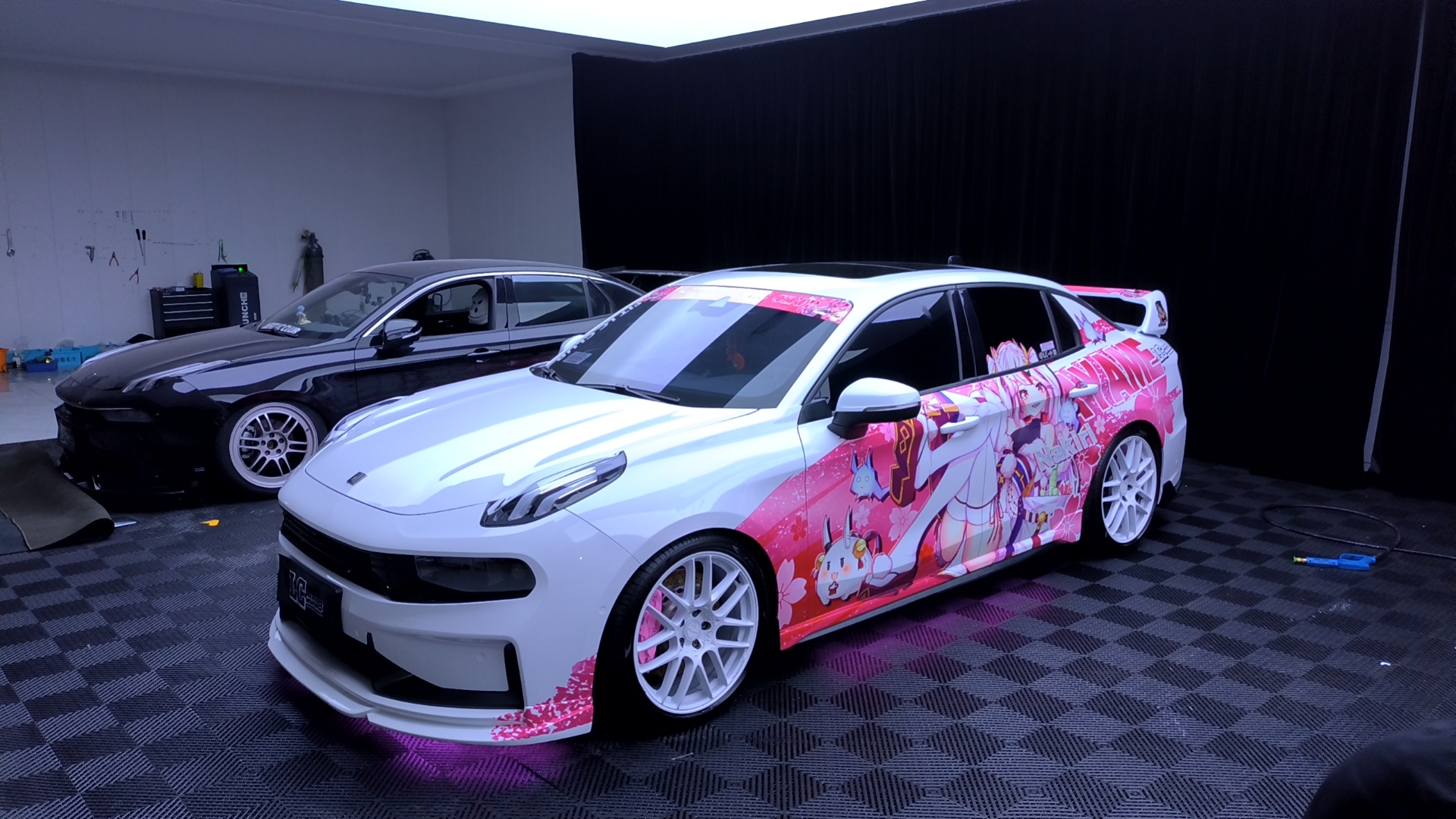 Die coolste Art der Fahrzeugveredelung: anime folierung auto