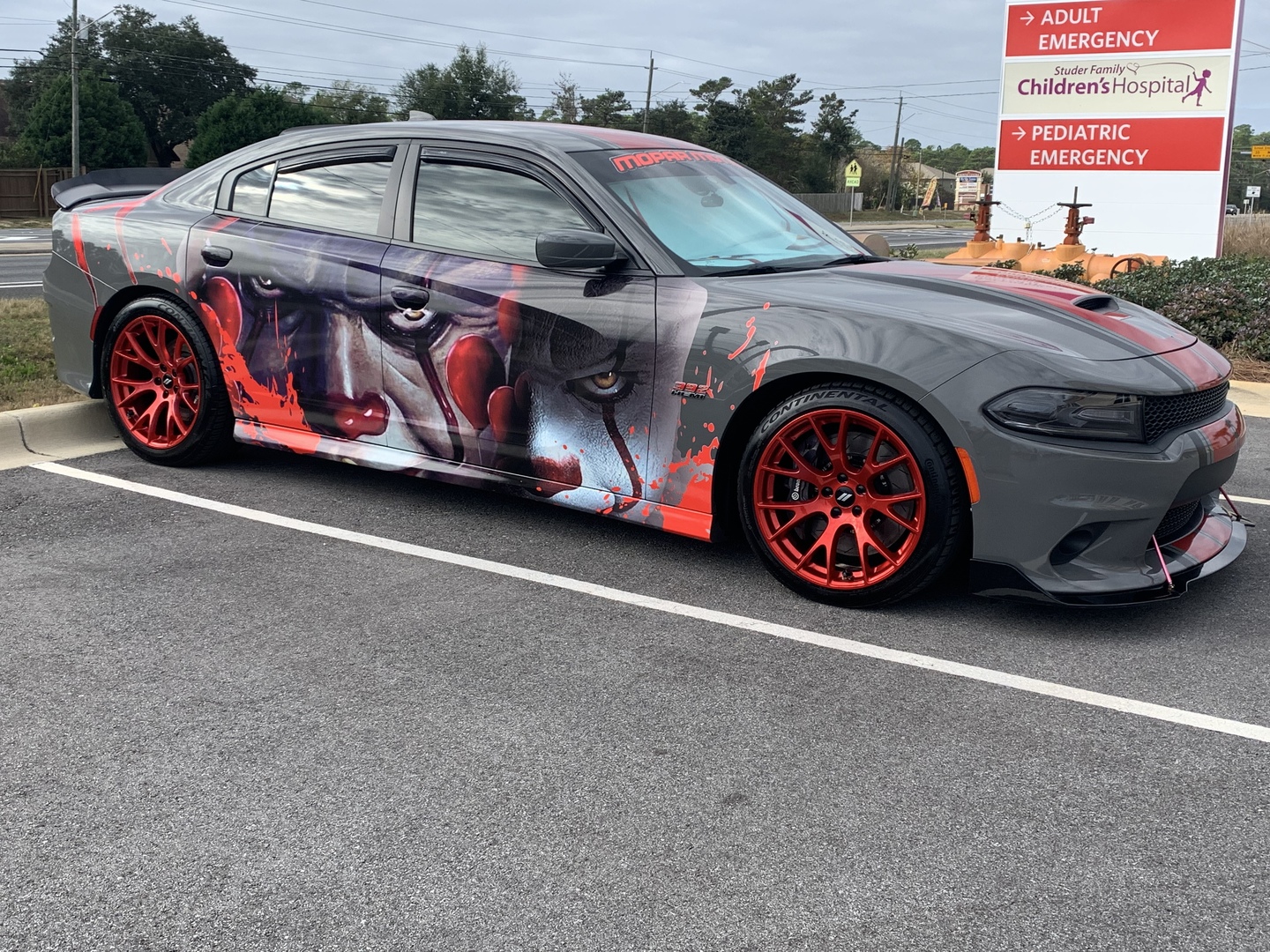 Anime Auto: Verwandeln Sie Ihr Fahrzeug in ein fahrendes Kunstwerk